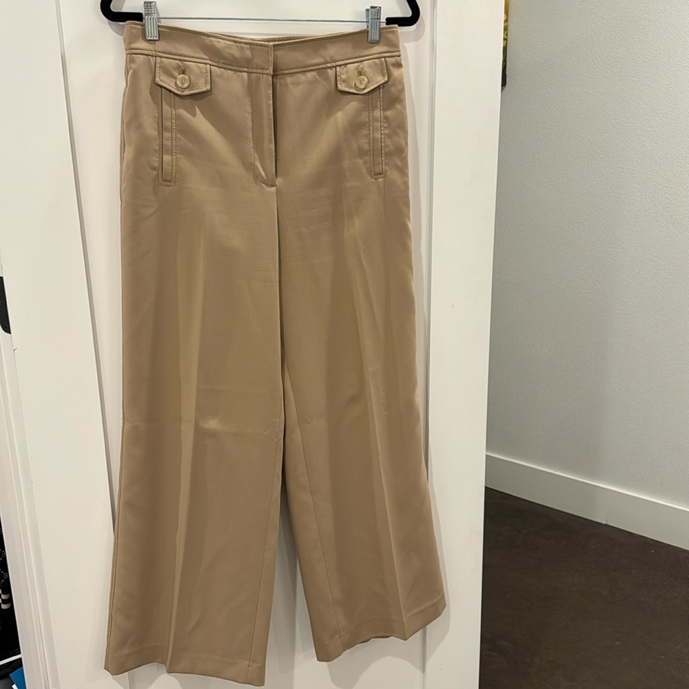 Ann Taylor dress pants in 6P with wide cut legs